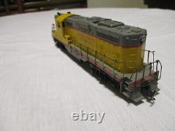 1 H. O. Scale Union Pacific 6 Car Freight Train Set. Ready To Run Set