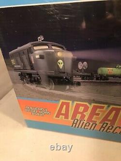 2002 Unopened Lionel Area 51 Train Set 6-31926 Ready To Run O Alien Recovery Car