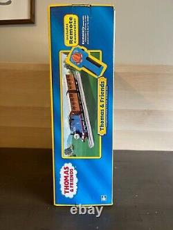 2012 Thomas & Friends Ready to Run Train Set Oval Layout Remote Control