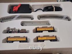 Bachmann 24004 PRAIRIE FLYER N Scale Electric Train E-Z Track Ready-to-Run Snap