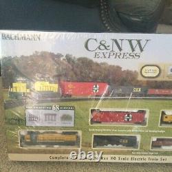 Bachmann C&NW Express HO Scale Ready to Run Train Set 4 Cars Engine