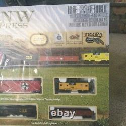 Bachmann C&NW Express HO Scale Ready to Run Train Set 4 Cars Engine