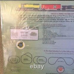 Bachmann C&NW Express HO Scale Ready to Run Train Set 4 Cars Engine