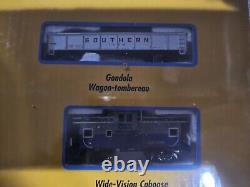 Bachmann N Scale 60 Piece FREIGHT MASTER Complete Ready to Run Train Set 24022