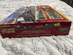 Bachmann Pacific Flyer Complete & Ready To Run Ho Scale Electric Train Set New