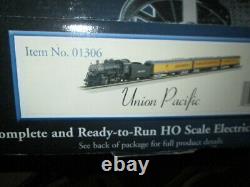 HO Scale Bachmann 01306 The Explorer Union Pacific ready to run set in box