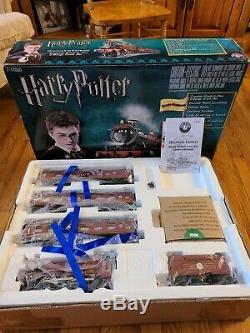 Harry Potter Hogwarts Express Train Set! Ready-to-run 0-Gauge Train Set