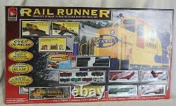 Life-Like HO Rail Runner Train Set 433-8635 NIB Complete and Ready To Run #8635