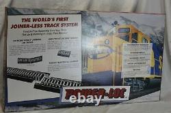 Life-Like HO Rail Runner Train Set 433-8635 NIB Complete and Ready To Run #8635