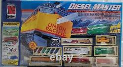Life-Like Trains Diesel Master HO Scale Electric Train Set Ready to Run NEW
