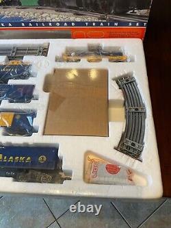 Lionel- 6-11972 Alaska Railroad GP-7, 0-027 Gauge Diesel Train Set, MIB, Sealed