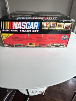 Lionel 7-11004 NASCAR O-Gauge Ready-To-Run Train Set In Original Box Complete