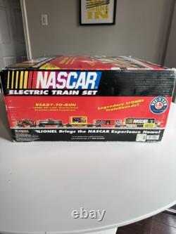 Lionel 7-11004 NASCAR O-Gauge Ready-To-Run Train Set In Original Box Complete