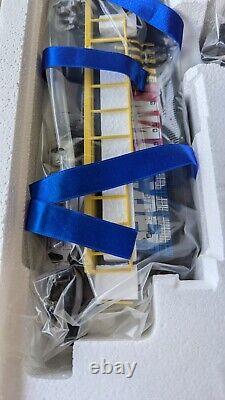 Lionel 7-11004 NASCAR O-Gauge Ready-To-Run Train Set New Box Worn