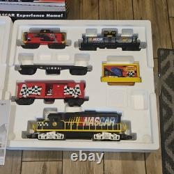 Lionel 7-11004 O NASCAR Ready-To-Run Train Set LN In Original Box TESTED