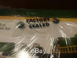 Lionel John Deere ready to run sealed train set 6-81480