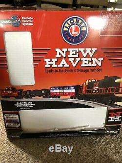 Lionel New Haven RS-3 Lion Chief Ready to Run Electric Train Set Bluetooth O