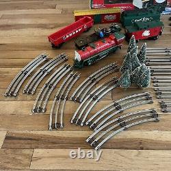 Lionel Ready to Run O-27 Christmas Set 6-21944 Vintage Die Cast 2001 UNTESTED