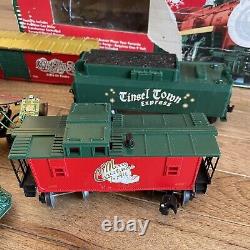 Lionel Ready to Run O-27 Christmas Set 6-21944 Vintage Die Cast 2001 UNTESTED