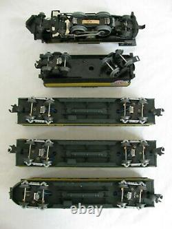 Lionel Trains Complete Ready to Run Chicago & North Western Passenger Set #30120