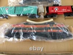 Lionel ready to run Great Northern freight set, NIB #6-31952