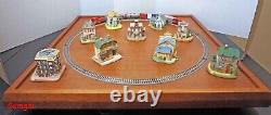 Micro-Trains Line (MTL) Ready to Run Layout Board Buildings Controller/Train Set