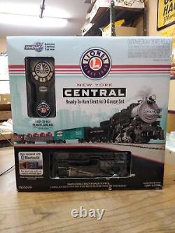 NIB Lionel 1923020 New York Central Flyer 0-8-0, O Gauge Ready To Run Train Set