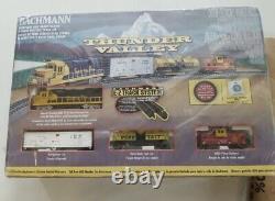 N Scale THUNDER VALLEY Complete Ready to Run Train Set Bachmann New 24013