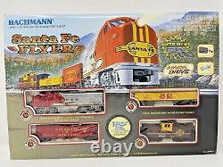 New Bachmann Santa Fe Flyer Complete Ready to Run HO Scale Train Set 00647