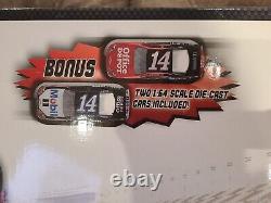 New Lionel T1428 Tony Stewart #14 Nascar Ready To Run Train Set O Gauge