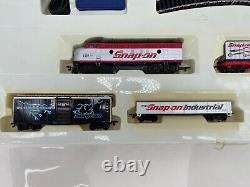 Snap-on Complete and Ready to Run HO Scale Electric Train Set