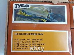 Tyco Electric Train HO Scale Ready to Run Diesel Freight Santa Fe Set