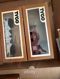 Tyco Electric Train Set HO Scale Ready to Run 4 Trains, Tracks, and Power Pack