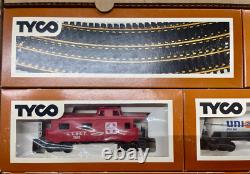 Tyco Electric Train Set HO Scale Ready to Run 4 Trains, Tracks, and Power Pack