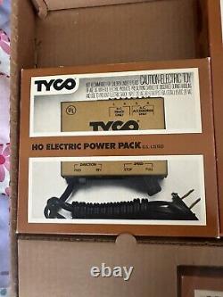 Tyco Electric Train Set HO Scale Ready to Run 4 Trains, Tracks, and Power Pack