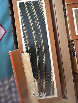 Tyco Electric Train Set HO Scale Ready to Run 4 Trains, Tracks, and Power Pack