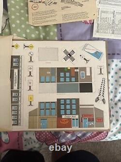 Tyco Electric Train Set HO Scale Ready to Run 4 Trains, Tracks, and Power Pack