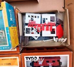 Tyco Electric Train Set HO Scale Ready to Run Diesel Freight Santa Fe Vintage