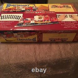 VINTAGE BACHMANN ROUSTABOUT Emmett Kelly Jr. Circus Train set 1/2 way opened