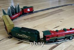 Vintage Lionel Ready to Run Christmas Train Set (6-21944) O-27 Gauge Musical Car