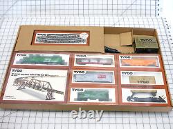 Vintage Tyco Electric Train Set 7311 HO Scale Burlington with Bridge Ready To Run