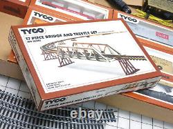 Vintage Tyco Electric Train Set 7311 HO Scale Burlington with Bridge Ready To Run