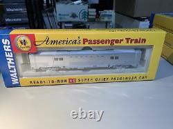 Walthers Ready-to-Run Santa Fe Super Chief 8-Car Set