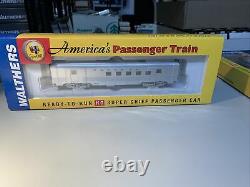 Walthers Ready-to-Run Santa Fe Super Chief 8-Car Set