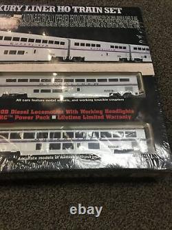 Walthers Trainline Luxury Liner Ready-to-run Ho Train Set