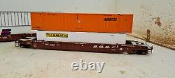 Walthers double stack 53 well cars with cocontainers 3 car set BNSF #211617