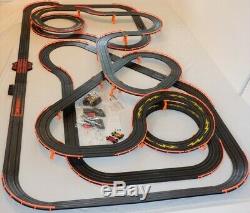 61,25 'afx Tomy Giant Raceway Piste De Course Complète Indy Slot Car Set, Prêt À Courir