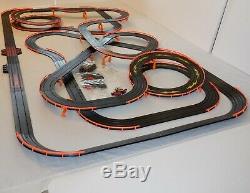 61,25 'afx Tomy Giant Raceway Piste De Course Complète Indy Slot Car Set, Prêt À Courir
