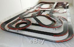 91' Mega 54 X 111 Afx Tomy Raceway Géant Piste Slot Car Set 100% Prêt À L'emploi