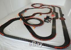 Afx Tomy 45' Mega Géant Raceway Piste Slot Car Set 4' X 7 1/2' 100% Prêt À L'emploi